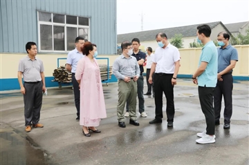 网库集团高管与荆州区委领导考察天地Ag亚洲集团新材料集团